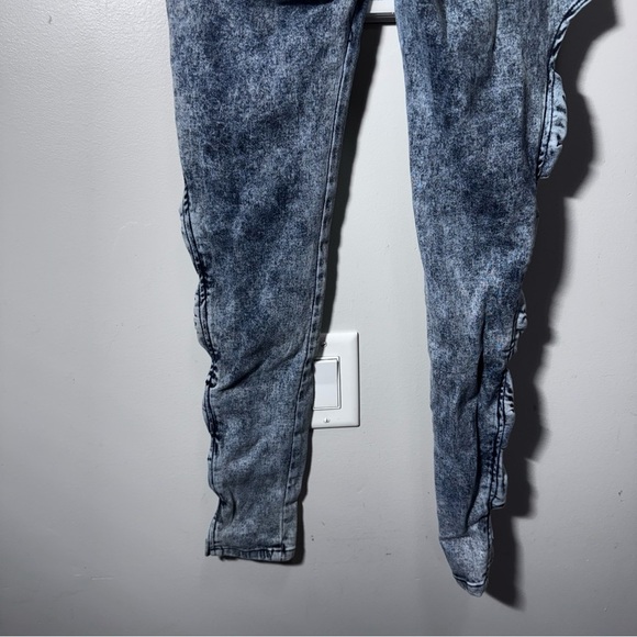 Von Dutch Vintage Acid Wash Ribbon Cut Out Jeans Size 26 100% Cotton - Picture 11 of 15